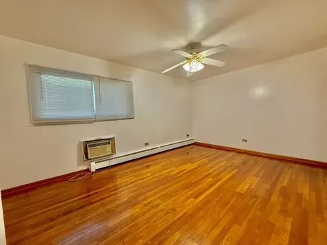 8896 David Place Des Plaines IL 60016