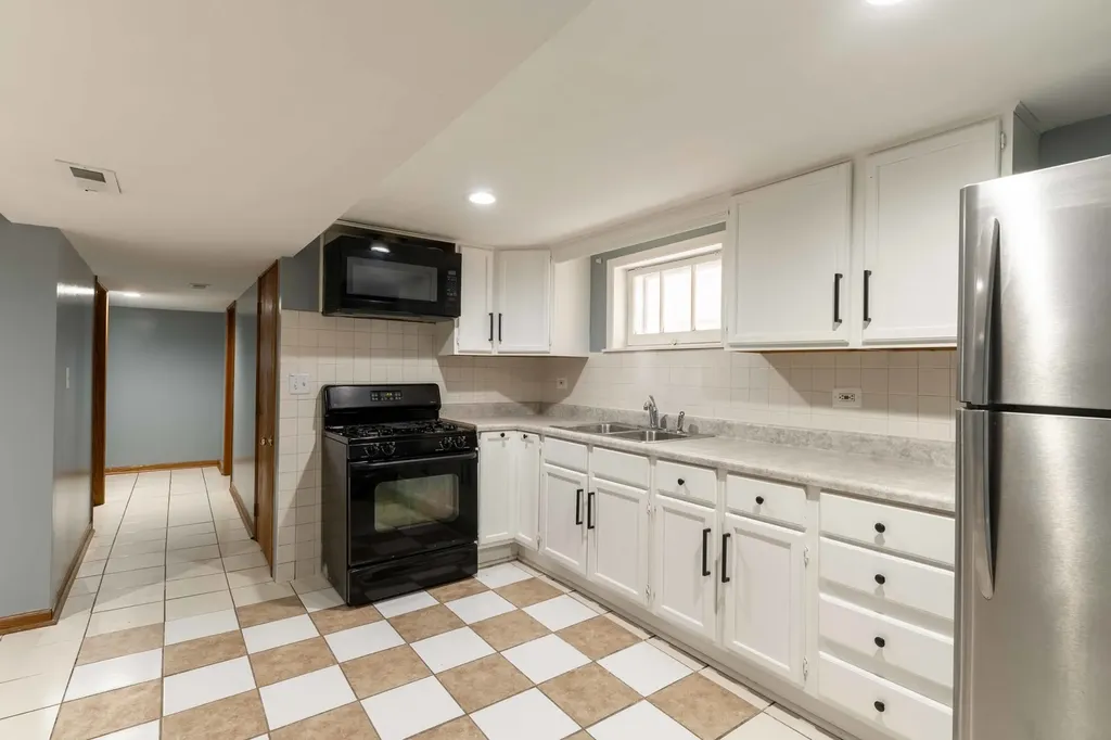 7753 West Forest Preserve Avenue Chicago IL 60634
