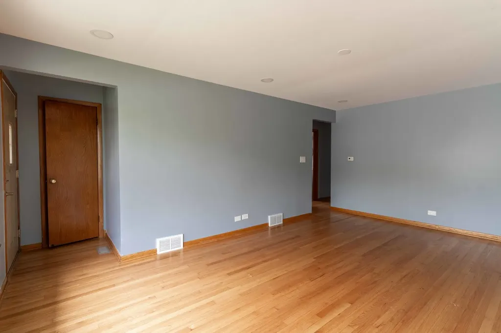 7753 West Forest Preserve Avenue Chicago IL 60634