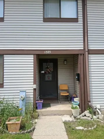 1375 Court Marguerite Hanover Park IL 60133