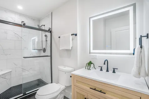 2724 North Mobile Avenue Chicago IL 60639