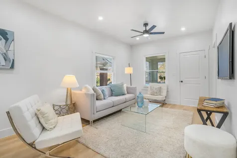 2724 North Mobile Avenue Chicago IL 60639