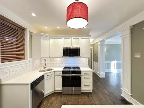 1406 West Cornelia Avenue Chicago IL 60657