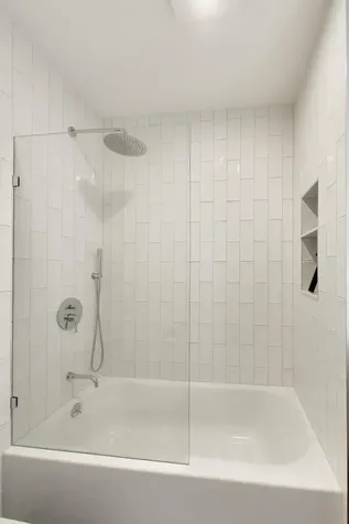 6160 North Winthrop Avenue Chicago IL 60660