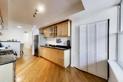 6160 North Winthrop Avenue Chicago IL 60660