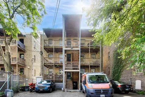 6160 North Winthrop Avenue Chicago IL 60660