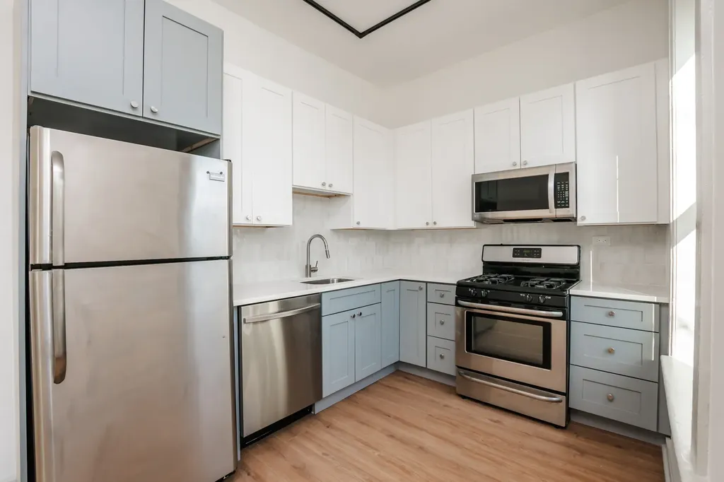 2028 North Oakley Avenue Chicago IL 60647