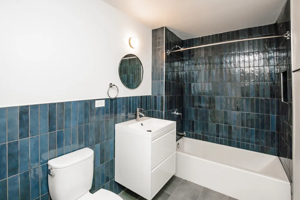 2028 North Oakley Avenue Chicago IL 60647