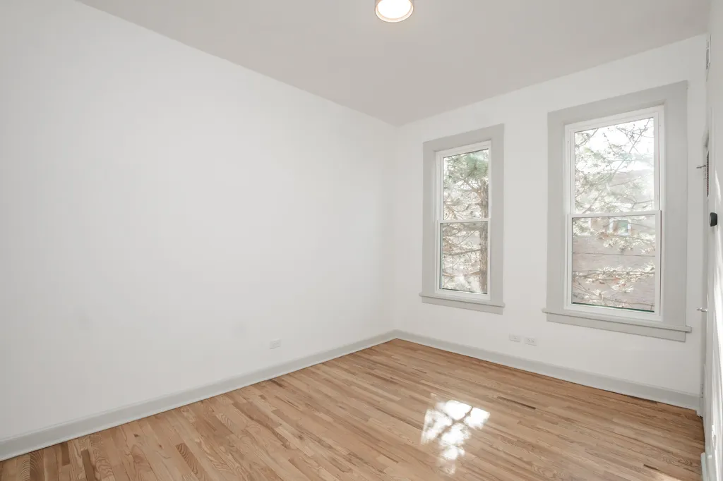 2028 North Oakley Avenue Chicago IL 60647