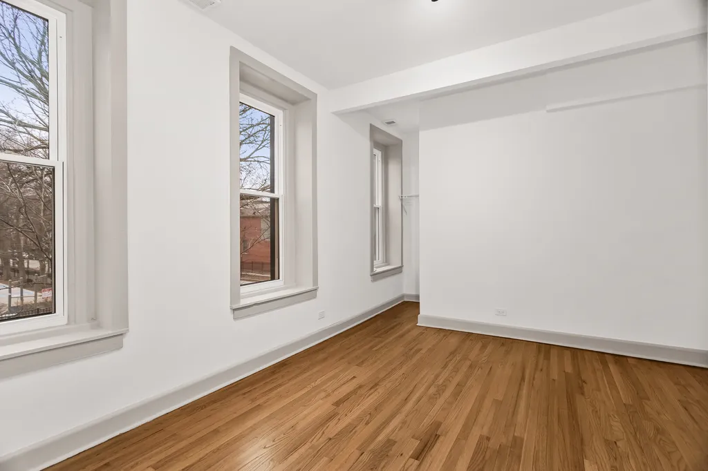 2028 North Oakley Avenue Chicago IL 60647