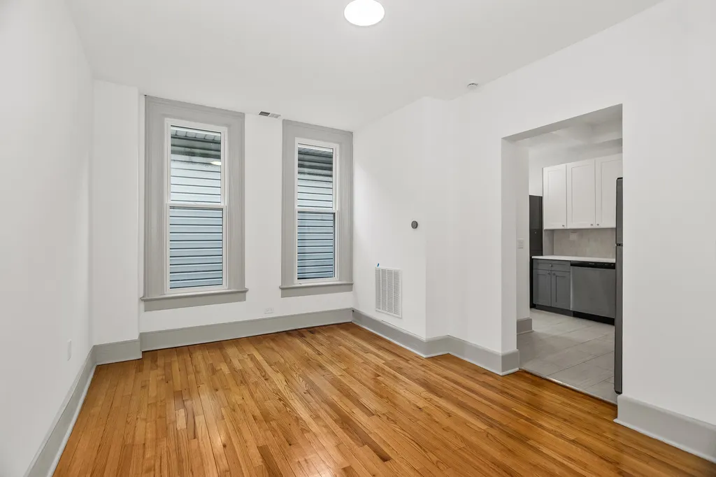 2028 North Oakley Avenue Chicago IL 60647