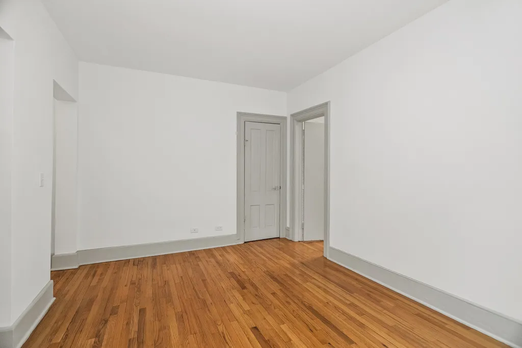 2028 North Oakley Avenue Chicago IL 60647