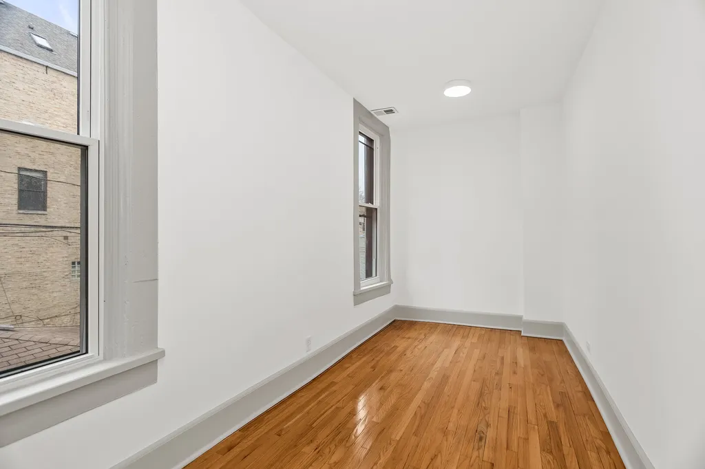 2028 North Oakley Avenue Chicago IL 60647