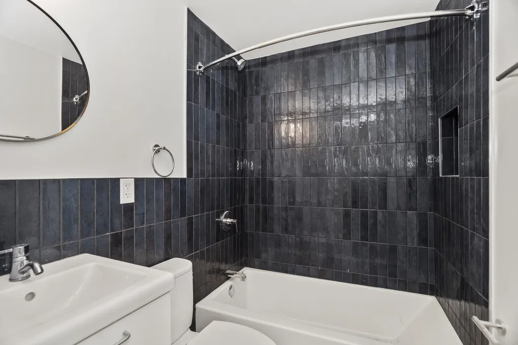 2028 North Oakley Avenue Chicago IL 60647