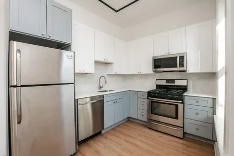 2028 North Oakley Avenue Chicago IL 60647
