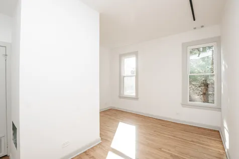 2028 North Oakley Avenue Chicago IL 60647