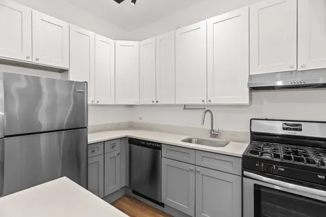 2028 North Oakley Avenue Chicago IL 60647