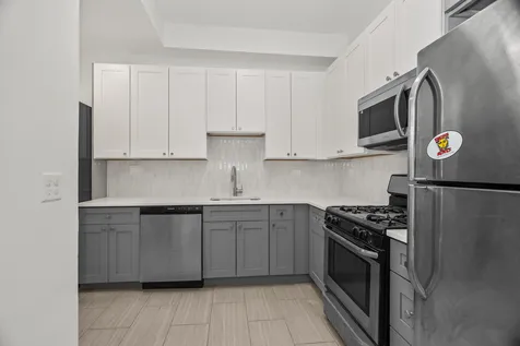 2028 North Oakley Avenue Chicago IL 60647