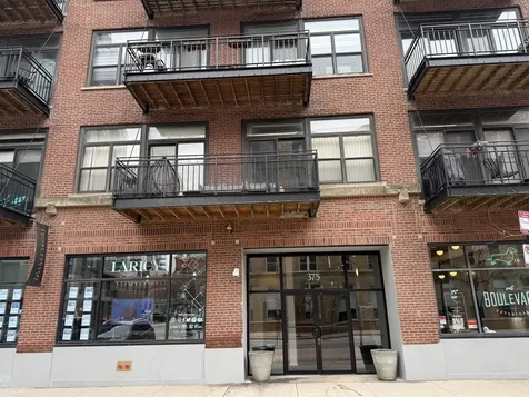 375 West Erie Street Chicago IL 60654