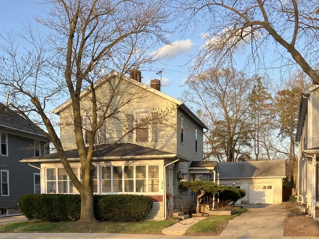 216 North Washington Street Naperville IL 60540