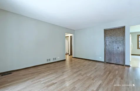 1000 East Ardyce Lane Mount Prospect IL 60056
