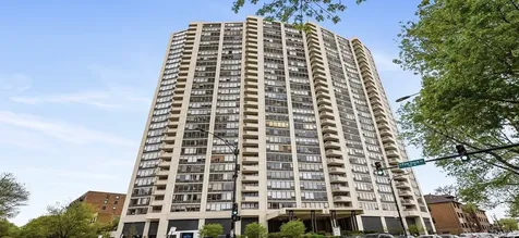 3930 North Pine Grove Avenue Chicago IL 60613