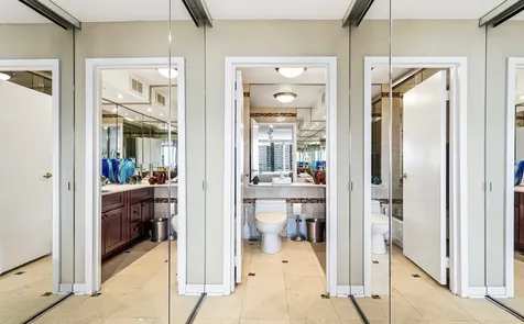 3930 North Pine Grove Avenue Chicago IL 60613