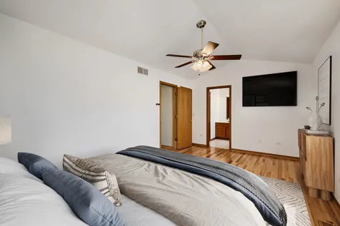 2016 Jeffrey Lane Elgin IL 60123