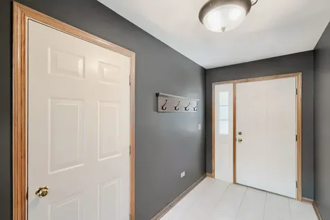 2016 Jeffrey Lane Elgin IL 60123