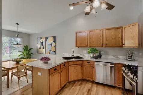 2016 Jeffrey Lane Elgin IL 60123