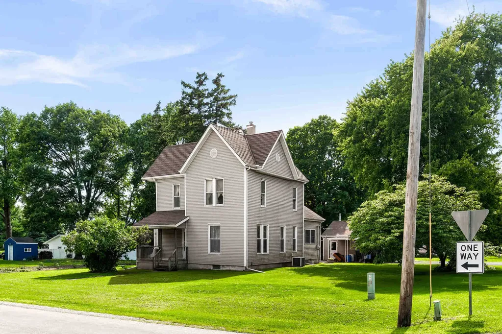 708 North Mill Street Leroy IL 61752