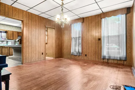 708 North Mill Street Leroy IL 61752
