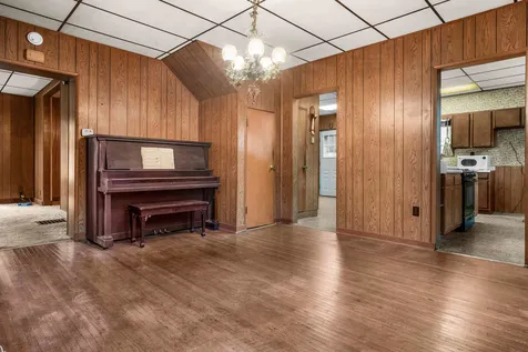 708 North Mill Street Leroy IL 61752