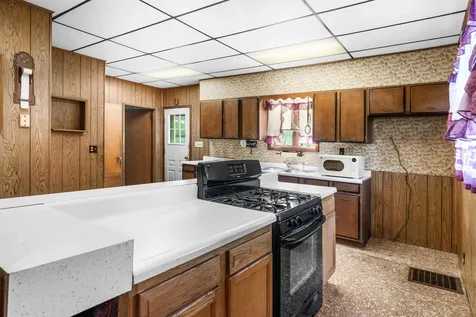 708 North Mill Street Leroy IL 61752
