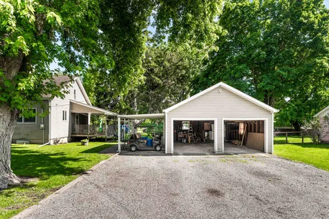 708 North Mill Street Leroy IL 61752