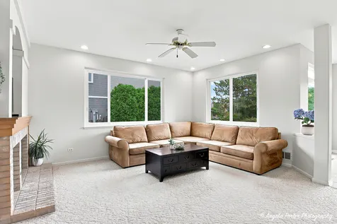 331 Hampton Court Crystal Lake IL 60012