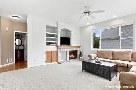 331 Hampton Court Crystal Lake IL 60012