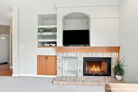331 Hampton Court Crystal Lake IL 60012