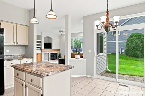 331 Hampton Court Crystal Lake IL 60012
