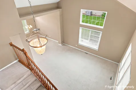 331 Hampton Court Crystal Lake IL 60012