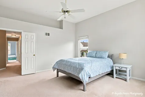 331 Hampton Court Crystal Lake IL 60012