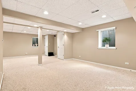 331 Hampton Court Crystal Lake IL 60012