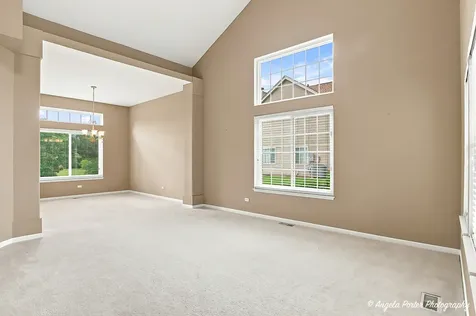 331 Hampton Court Crystal Lake IL 60012
