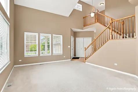 331 Hampton Court Crystal Lake IL 60012