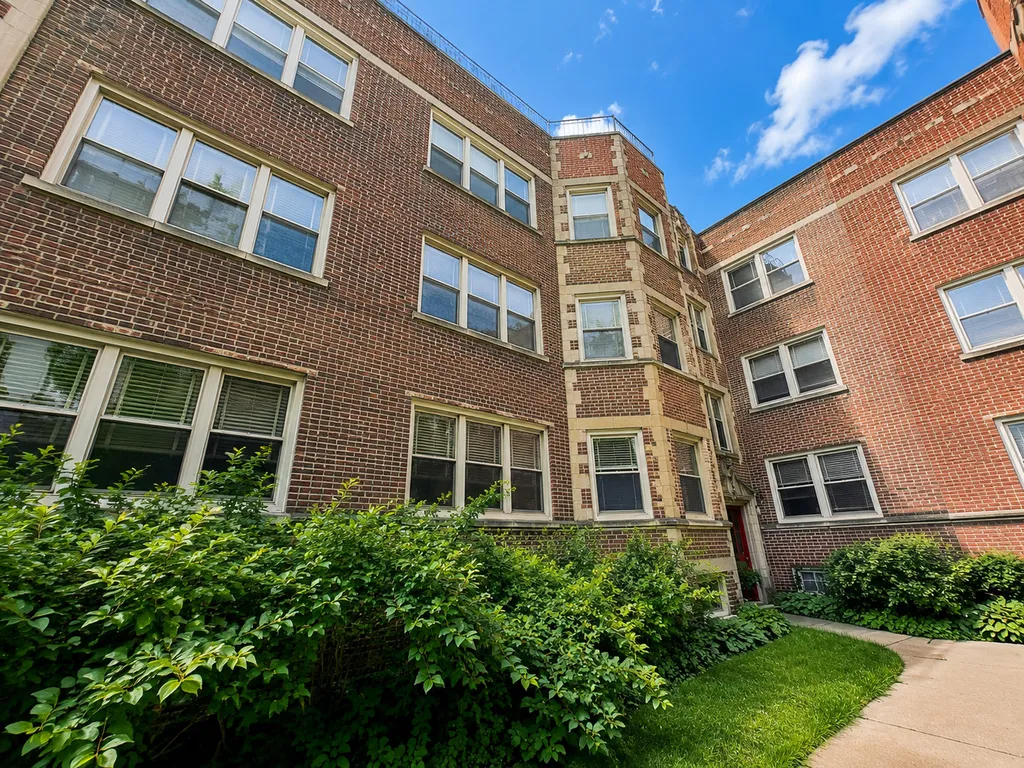 6814 North Ashland Boulevard Chicago IL 60626
