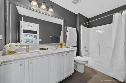 1286 West Black Wolf Road Round Lake IL 60073