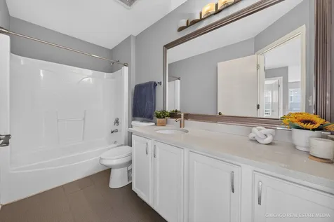 1286 West Black Wolf Road Round Lake IL 60073