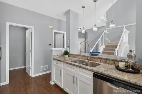 1286 West Black Wolf Road Round Lake IL 60073