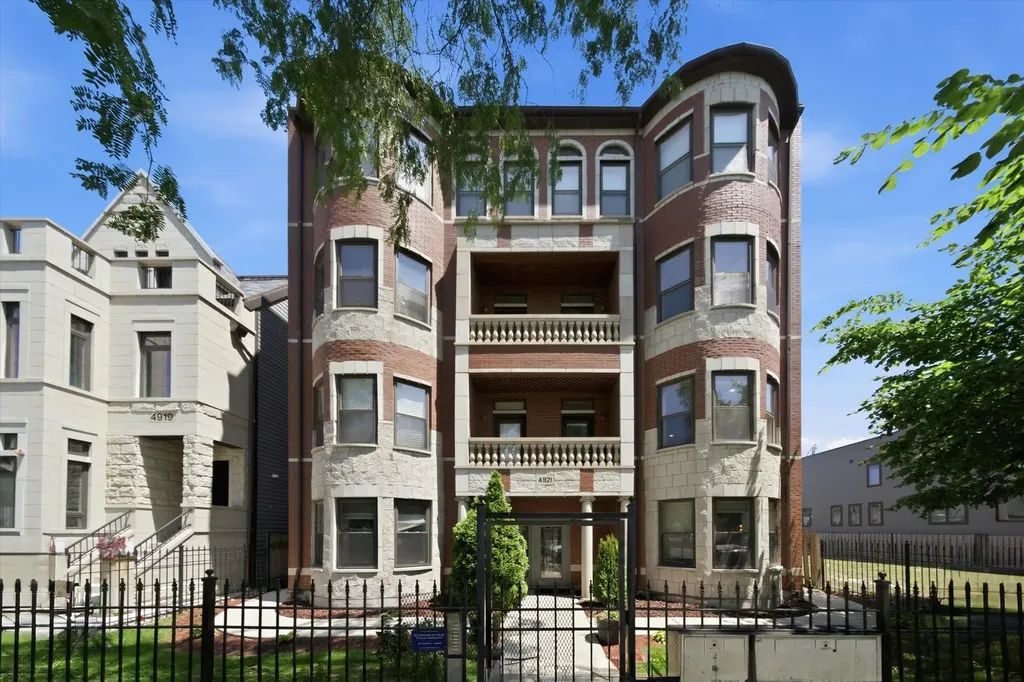 4921 South King Drive Chicago IL 60615