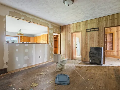 9836 East Maize Road Ridott IL 61067